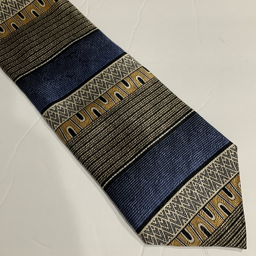 ROFFE tie